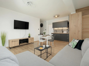 Kapitański Mostek by Renters