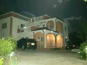 Beautiful 1-bed Apartment in Saint George's