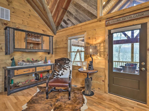 Family Cabin w/ Hot Tub: 12 Mi to Beech Mountain!