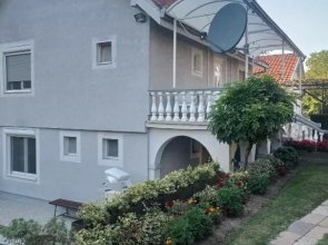 Green garden apartment