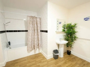 The Broadmead Forest - Spacious City Centre 3bdr Apartment