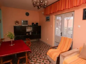 Apartments Spacious Summer House