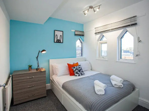 The Manchester Pad - Sleeps 12