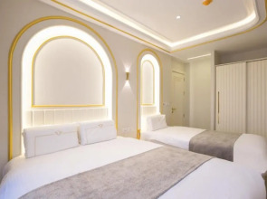 Pyramids Plateau Inn