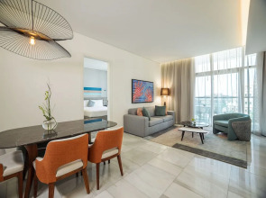 Th8 Palm Dubai Beach Resort, Vignette Collection, by IHG