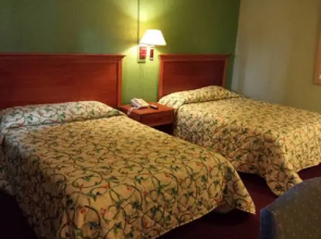 Trailway Motel