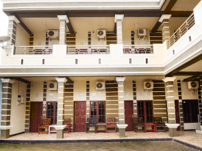 Hotel O Adelia Residence