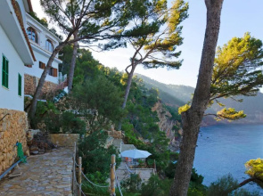 Sea front house with astounding views.