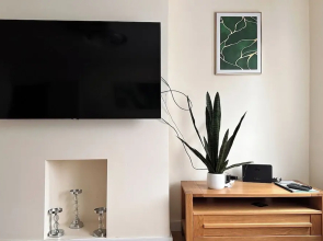 2 Bedroom Apartment-sleeps 6-parking-wifi