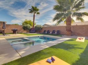 Game Room, Hot Tub & Gas Grill: Chic Indio Oasis!