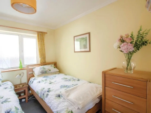 Bluebell Cottage - 2 Bedroom Holiday Home - Bronllys Farm Llanelli