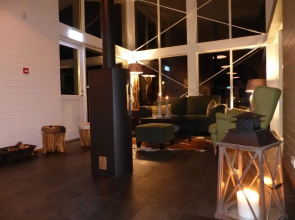 Aurora Lodge Hotel