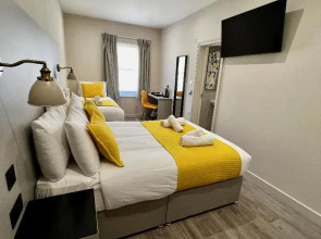 Pearl and Pebbles Hotel