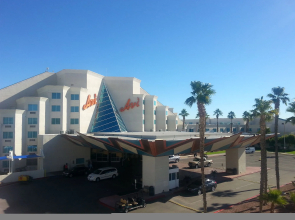 Avi Resort & Casino