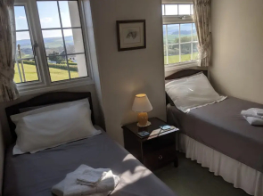 Huntingball Lodge