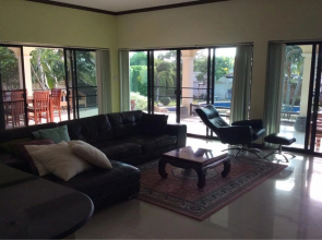 Private Pool Villa Rayong House