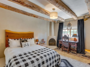 Beautiful Historic Adobe Home ~ 3 Mi to Taos Plaza