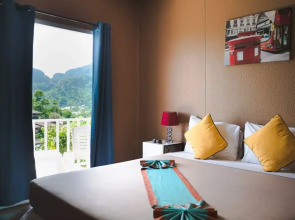 Phi Phi Uphill Cottage