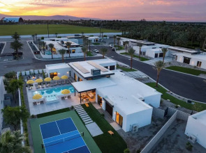 Sleeps 34 2 Villas, Pool, Pickleball + Bocce Polo Villas Elara by Avantstay