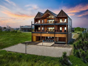 The Coppertone House 6 Bedroom Home