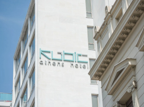 Casual Kubic Athens Hotel
