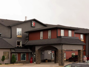 The Kanata by BCMInns Invermere