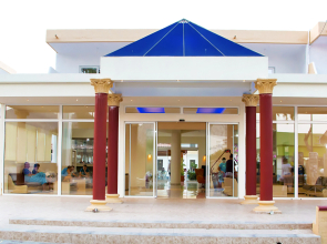 Euroxenia Marathon Hotel