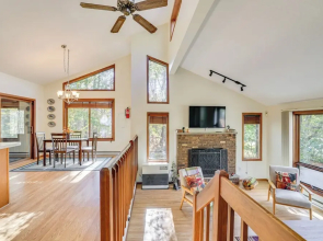 Near Water Parks: Pet-friendly Tobyhanna Getaway!