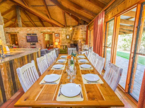 Monkey Place Country House