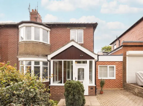 Host Stay Newton House