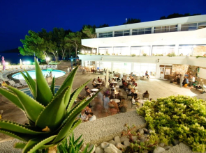 Hotel & App. Fontana Jelsa