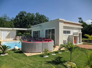 Stylish Secluded Property Just a Short Drive From the Beach