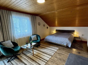 Heli's Holiday Suites