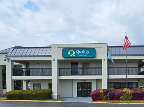 Quality Inn near Six Flags