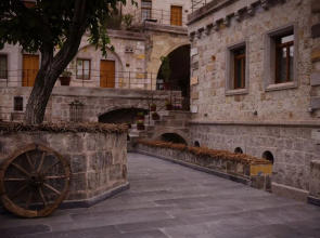Design Cave Hotel