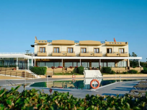 Nefeli Hotel