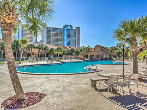 Walk to Beach: Modern PCB Townhome w/ Patio