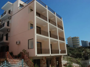 Nikos Hotel and Apartments