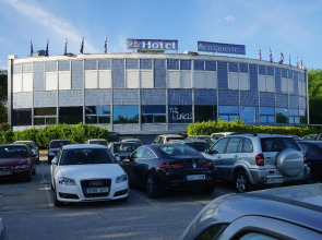 AP Hotel and Parking