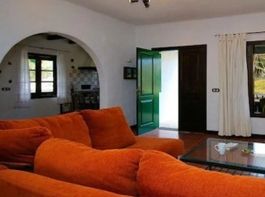 House - 2 Bedrooms with Pool - 102931