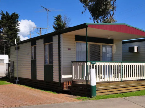 Dylene Caravan Park - 2 Br Family Cabin With Air