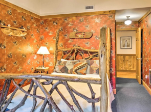 River Access + Mtn Views: Cullowhee Lodge!