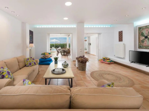 Villa Piedra Del Mar Beachfront by Villa2be