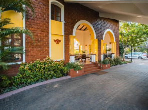 Coconut Grove Beach Resort