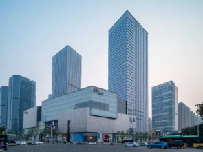 Grand Emporium Rezen ESA Apartment