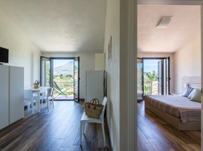 L Ulivo Blu - One-bedroom With Balcony by Wonderful Italy