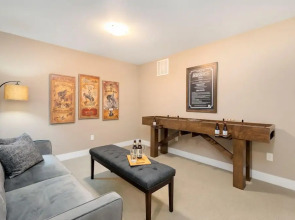 Amazing Urban Townhome Near Breweries & River!