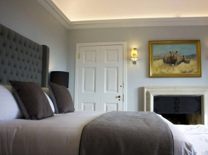 Port Lympne Reserve - Livingstone Lodge