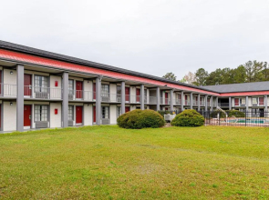 Red Roof Inn Savannah - Richmond Hill/ I-95