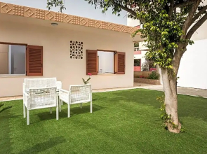 luxury villa for 4 persons with privete garden